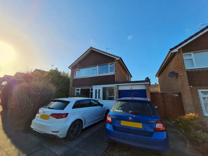 3 Bedroom Detached House To Rent In Edgecombe Drive, West End - Darlington, DL3