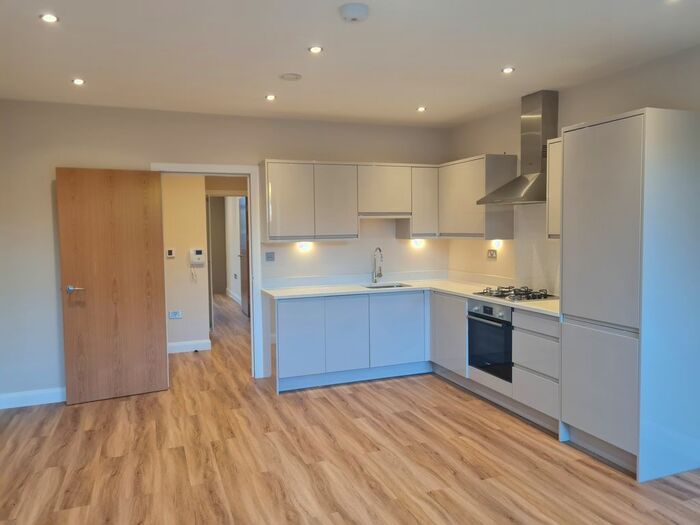 1 Bedroom Flat To Rent In Worton Road, Isleworth, TW7