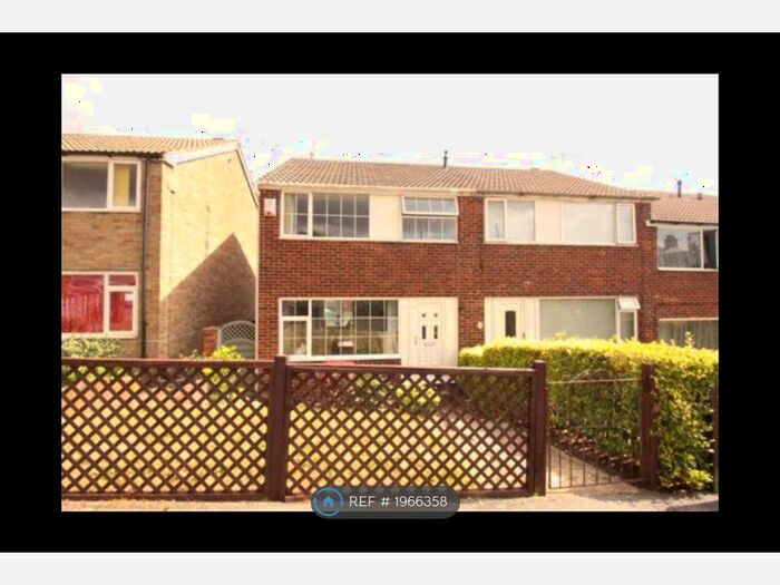 3 Bedroom End Of Terrace House To Rent In Tennyson Street, Pudsey, LS28