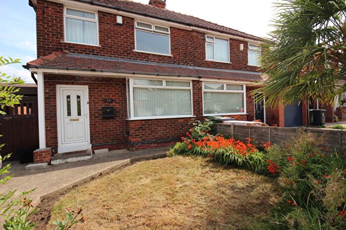 3 Bedroom Semi Detached House To Rent In Collingwood Avenue, York, YO24