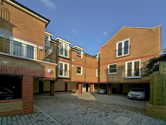 1 Bedroom Flat To Rent In Chesterton Place, A St Leonards Road, Windsor, SL4