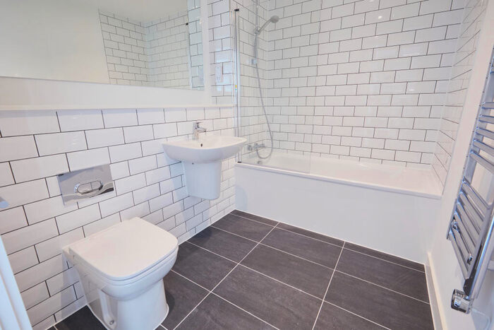 2 Bedroom Apartment To Rent In Talbot Road, Manchester, M16