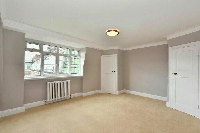 Studio To Rent In Chatsworth Court, Pembroke Road, Kensington, W8