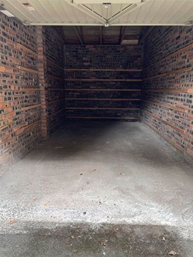 Garage / Parking To Rent In Garage, Sunbury Place, Edinburgh, EH4