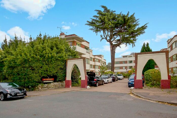 1 Bedroom Flat To Rent In The Shrubbery, Grosvenor Road, London E11