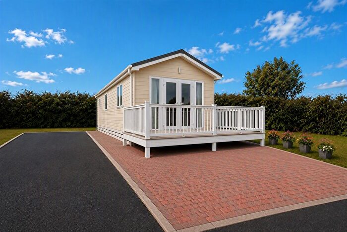 2 Bedroom Park Home For Sale In Crick Road, Rugby, CV21