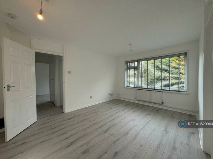 1 Bedroom Flat To Rent In Durovernum Court, Canterbury, CT1