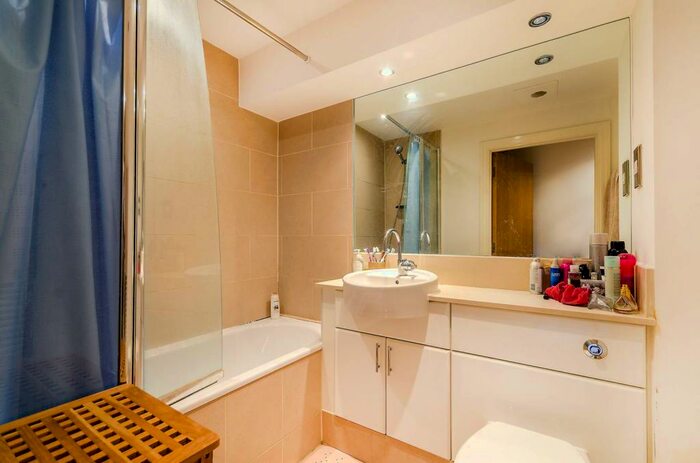 1 Bedroom Flat To Rent In Royal Quarter, Kingston, Kingston Upon Thames, KT2