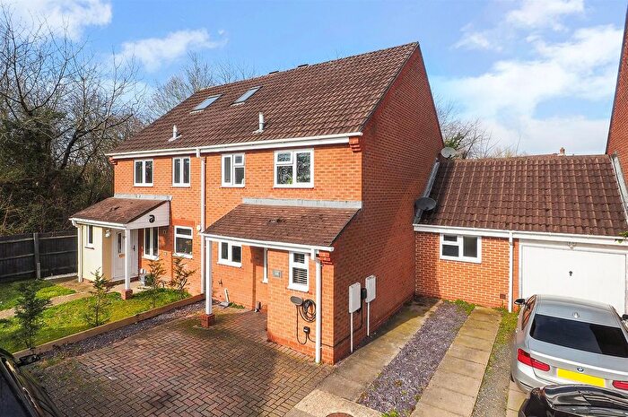 4 Bedroom Semi Detached House For Sale In Borkum Close, Andover, SP10