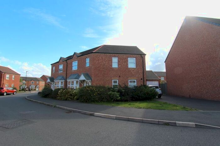3 Bedroom Semi-Detached House To Rent In Northumberland Way, Walsall, WS2