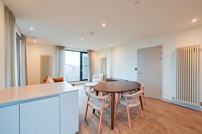 2 Bedroom Flat To Rent In The Eades, Walthamstow Central, Walthamstow, E17