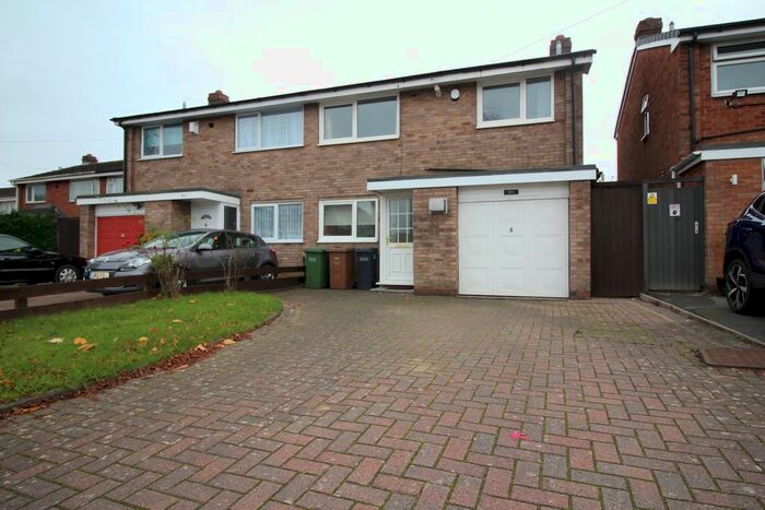 3 Bedroom Semi-Detached House To Rent In Gospel Lane, Acocks Green, Birmingham B27