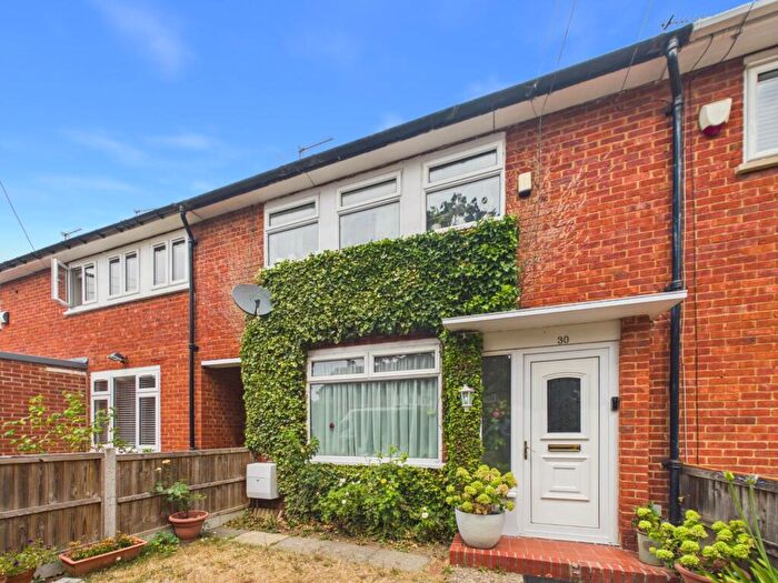 3 Bedroom Terraced House For Sale In Stanley Green East, Langley, Berkshire, SL3