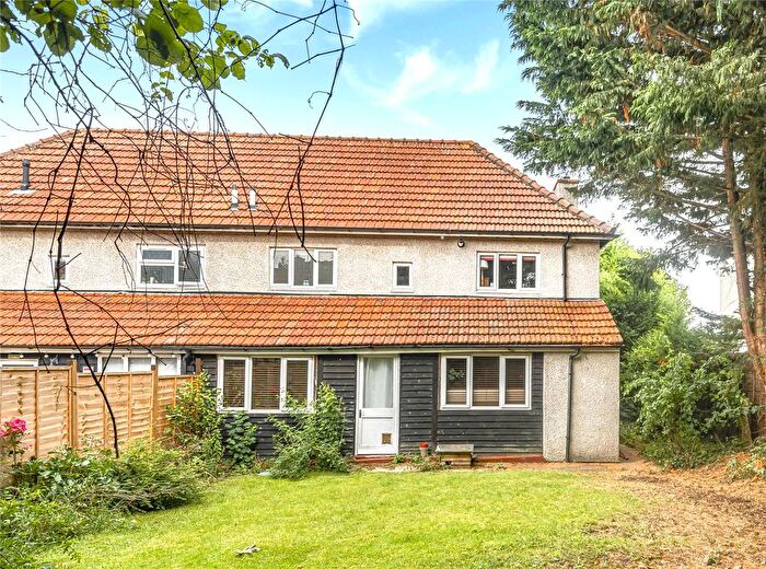 3 Bedroom Semi-Detached House For Sale In Harpsden Road, RG9