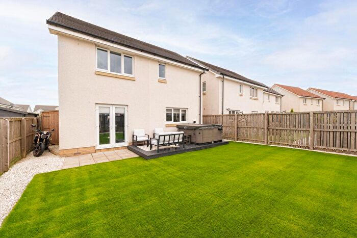 3 Bedroom Detached House For Sale In Mclean Place, Whitburn, EH47