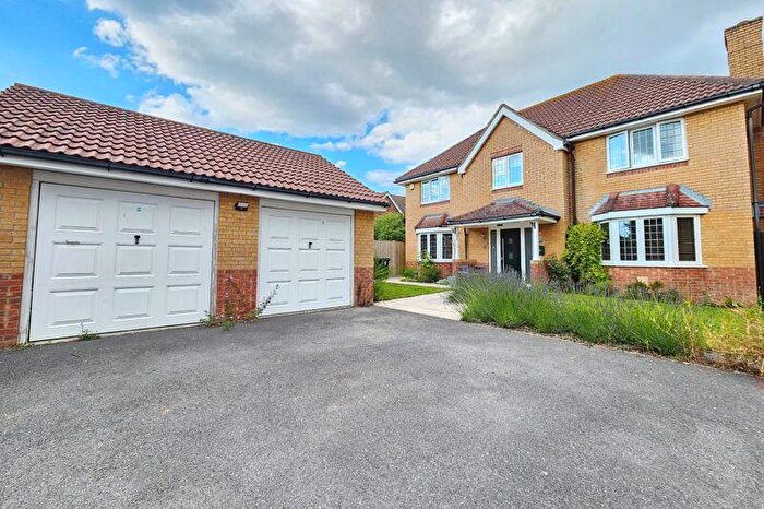4 Bedroom Detached House For Sale In Firefly Close, Lee-On-The-Solent, PO13