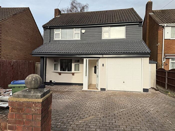 3 Bedroom Detached House For Sale In Lenwade Road, Oldbury, B68