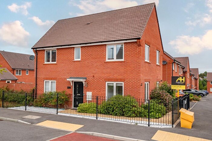 3 Bedroom Detached House For Sale In Merino Road, Andover, SP11