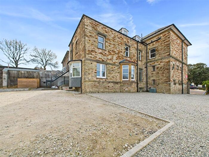 2 Bedroom Flat To Rent In Bodmin, Cornwall, PL31
