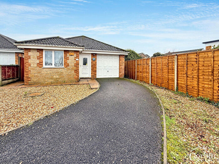 2 Bedroom Detached Bungalow For Sale In Oak Gardens, Bournemouth, BH11