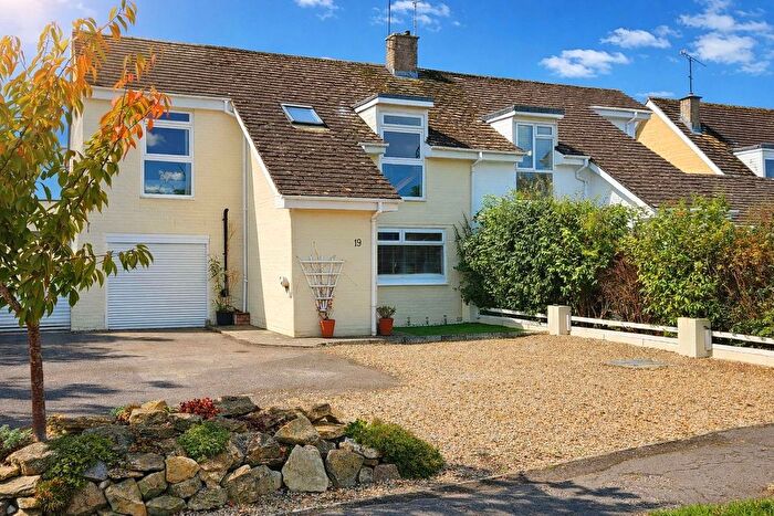 4 Bedroom Semi Detached House For Sale In Cowley Way, Sutton Benger, Chippenham, SN15