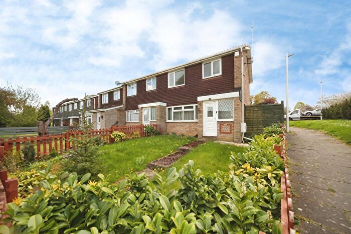 3 Bedroom End Of Terrace House For Sale In Verulam Gardens, Luton, LU3