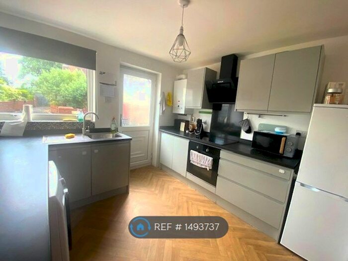 3 Bedroom Terraced House To Rent In Windsor Road, Stainforth, Doncaster, DN7