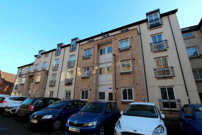 2 Bedroom Flat To Rent In Waverley Park, Abbeyhill, Edinburgh, EH8