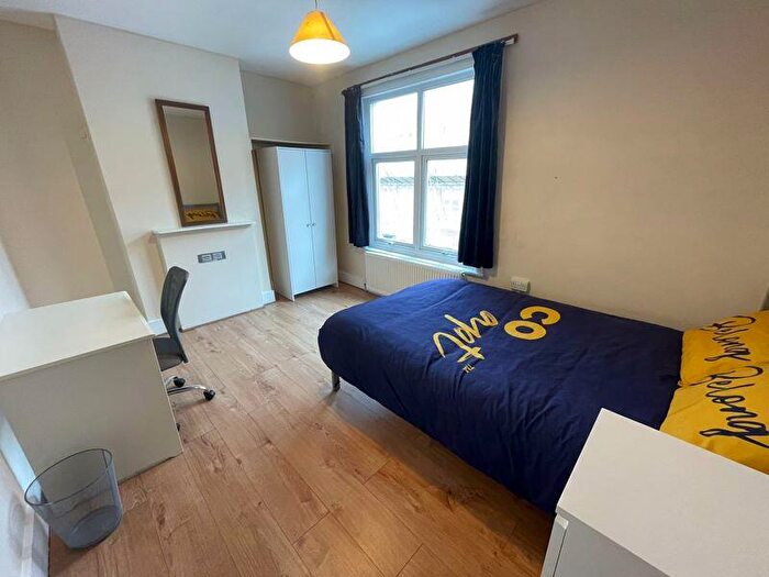 3 Bedroom Terraced House To Rent In Dewe Road, Brighton, BN2