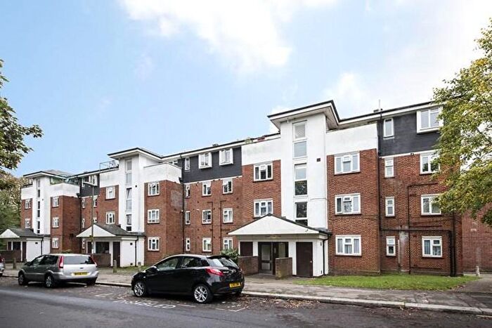 2 Bedroom Flat To Rent In The Grange, Berwick House The Grange, N2