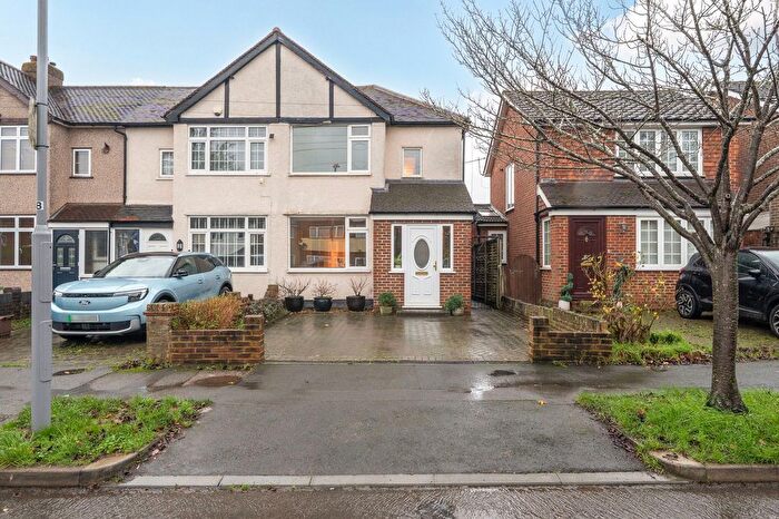 3 Bedroom End Of Terrace House For Sale In Ashby Avenue, Chessington, KT9