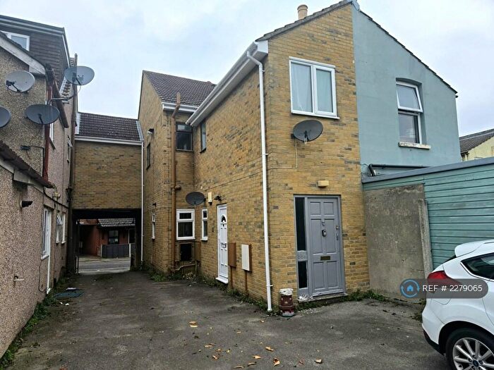 1 Bedroom Flat To Rent In Gillingham Road, Gillingham, ME7