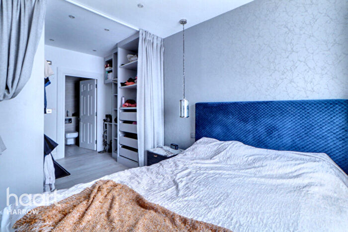 2 Bedroom Apartment For Sale In Cottage Close, Harrow, HA2