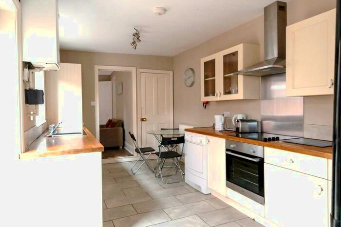 4 Bedroom Terraced House To Rent In West Parade - Bed Student House For /, LN1