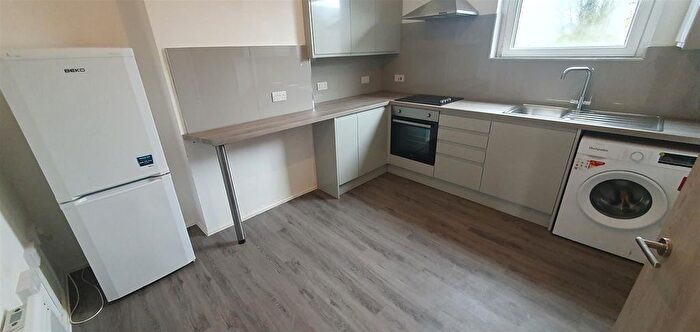 2 Bedroom Flat To Rent In , Mundy Place, Cathays, Cardiff, CF24