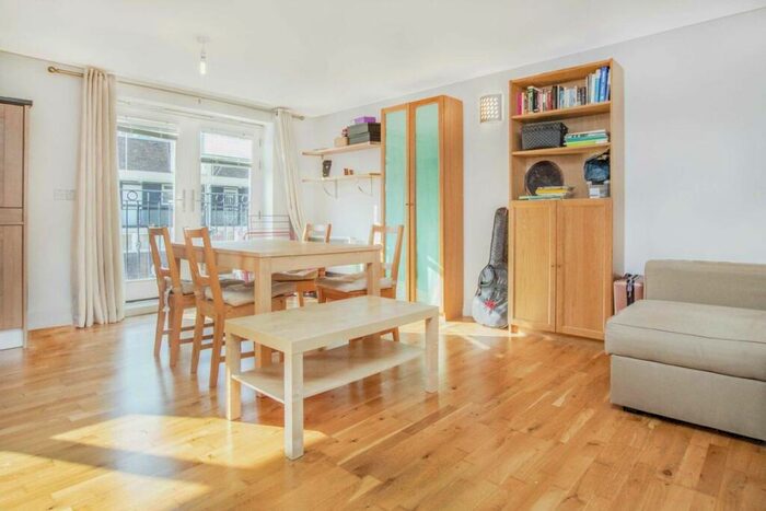 1 Bedroom Flat To Rent In Westport Street, Stepney, E1