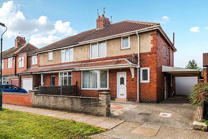 3 Bedroom Semi Detached House For Sale In Oakland Avenue, York, YO31
