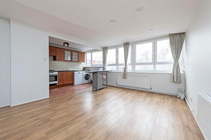1 Bedroom Flat To Rent In Musgrave Court, SW11