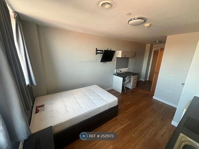 Studio To Rent In Queen Street, Sheffield, S1