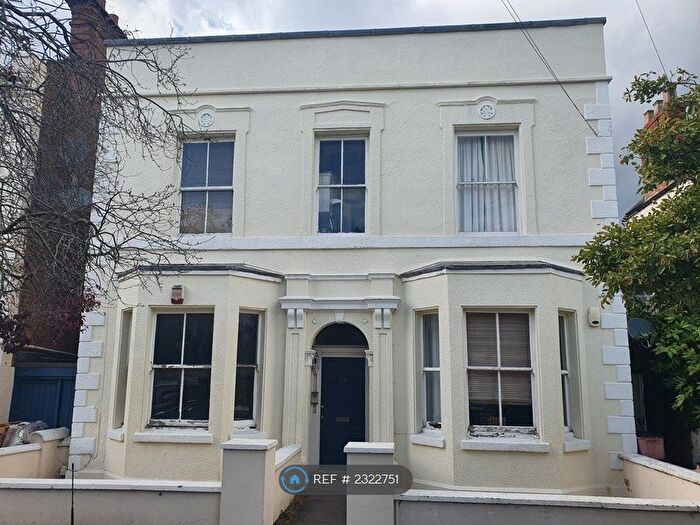 2 Bedroom Flat To Rent In Russell Terrace, Leamington Spa, CV31