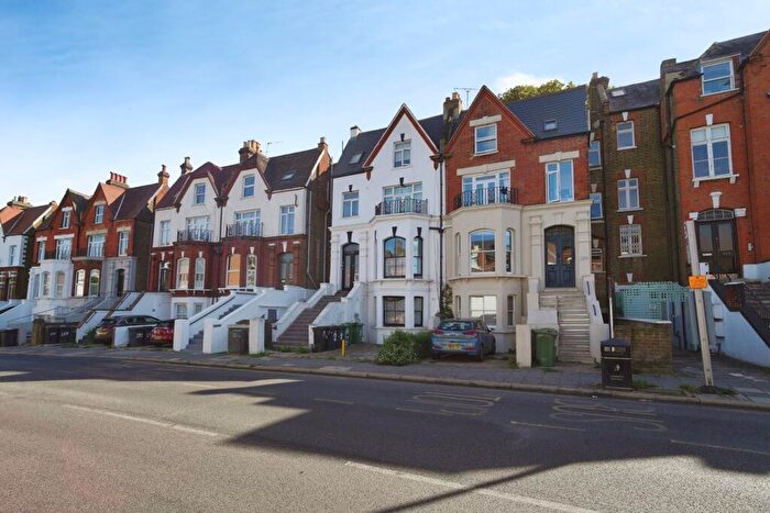 2 Bedroom Flat For Sale In Norwood Road, London, SE24