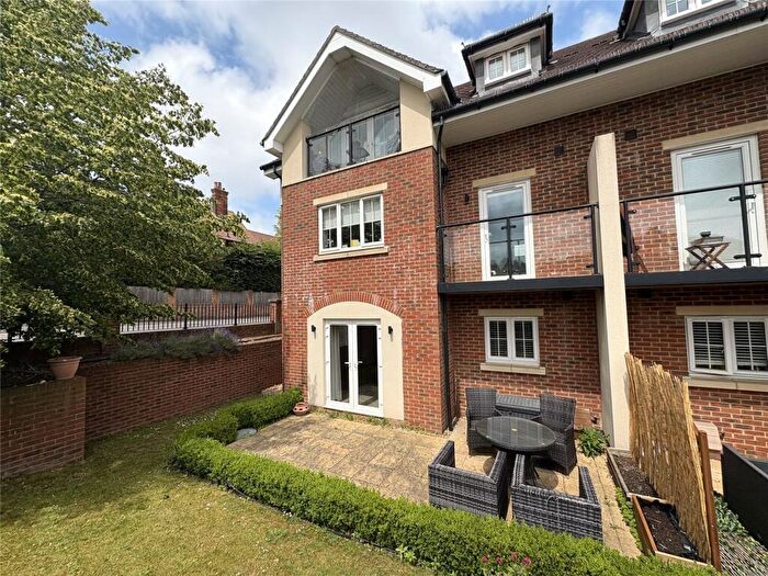 2 Bedroom Flat For Sale In Carroll Place, Guildford, Surrey, GU2