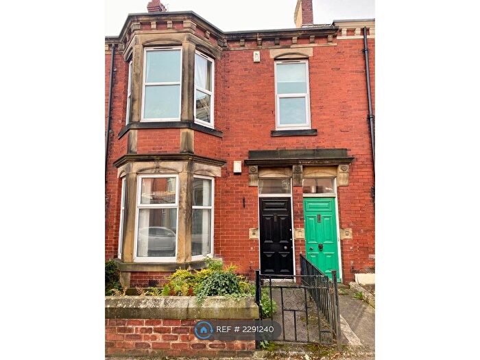 3 Bedroom Flat To Rent In Heaton, Newcastle Upon Tyne, NE6