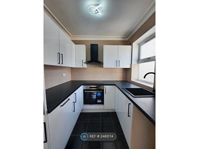 3 Bedroom Flat To Rent In Chivers Road, London, E4