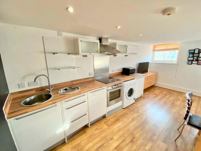 1 Bedroom Apartment To Rent In Wimbledon House, Leicester, LE1