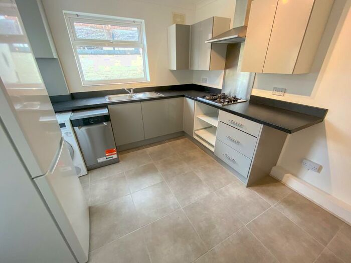 3 Bedroom House To Rent In Rosslyn Street, L17