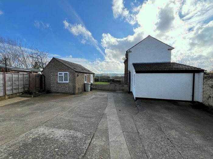4 Bedroom Semi-Detached House To Rent In Main Street, Caldecott, LE16