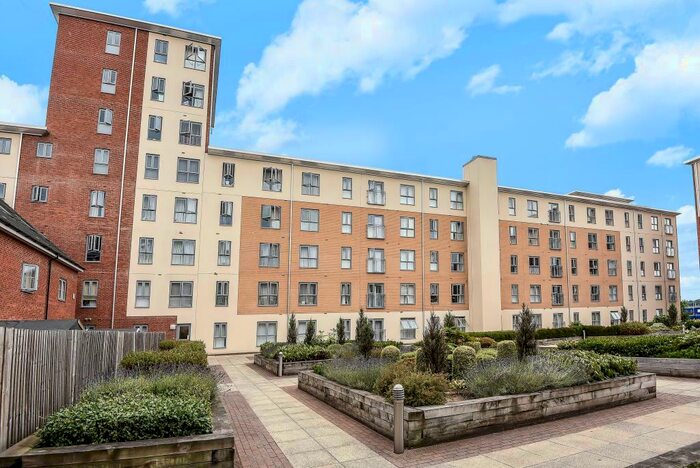 2 Bedroom Apartment To Rent In Moulsford Mews, Lansdowne House, RG30