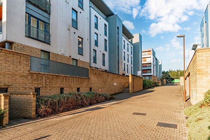 2 Bedroom Flat To Rent In Kimmerghame Terrace, Fettes, Edinburgh, EH4