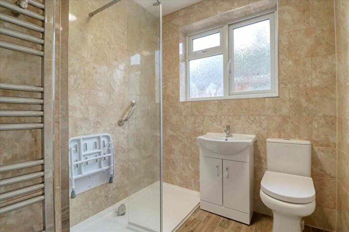 2 Bedroom Bungalow For Sale In Fleetwood Avenue, Holland On Sea, CO15